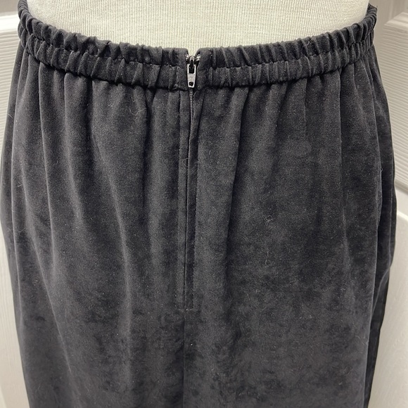 Black Brushed Skirt Size 18 - Picture 5 of 9